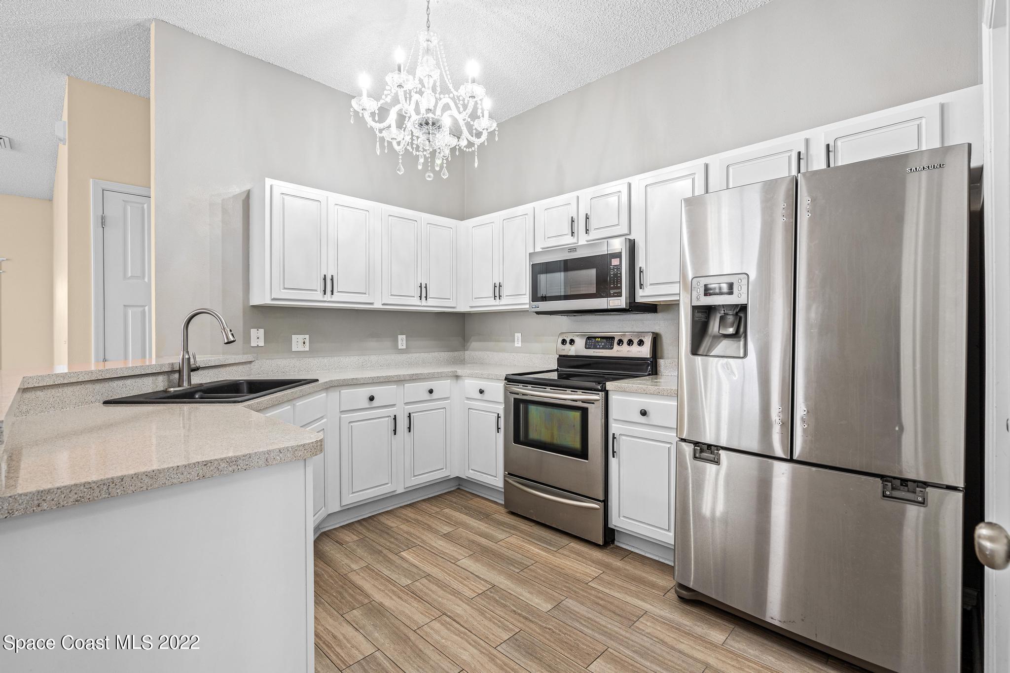 664 Sedgewood Circle