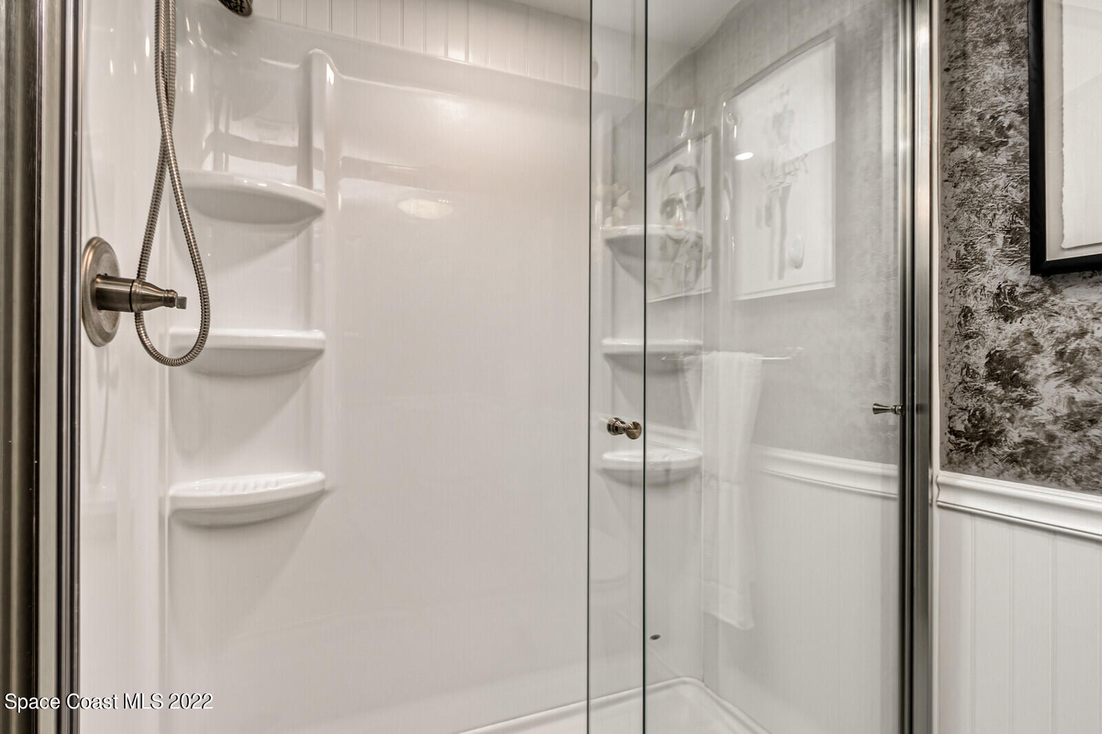 1649 NE Sunny Brook Lane NE, 106