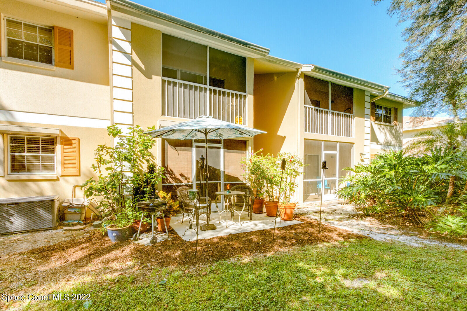 1649 NE Sunny Brook Lane NE, 106