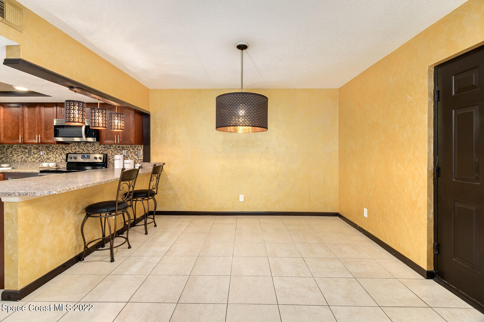 1649 NE Sunny Brook Lane NE, 106