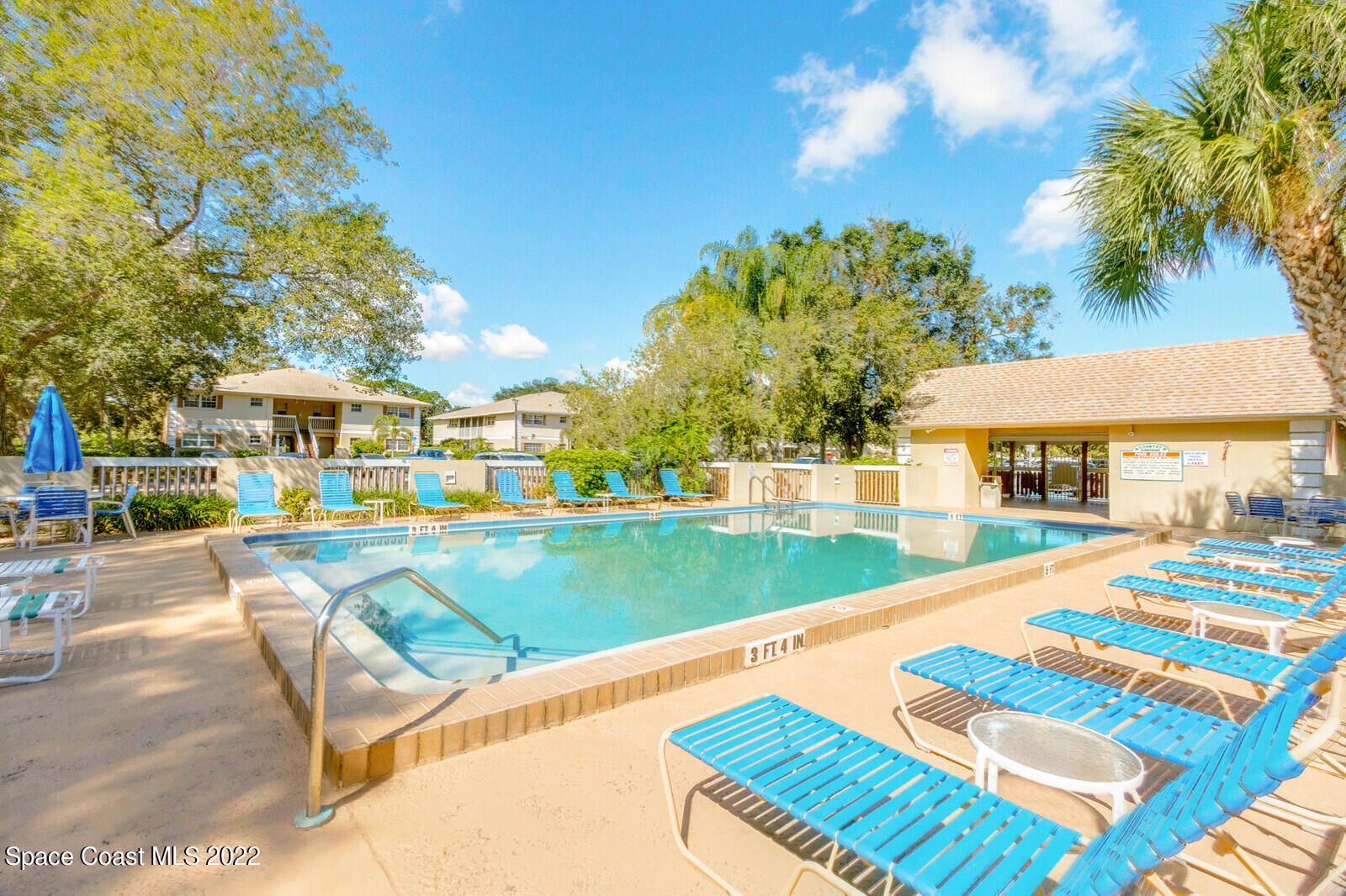 1649 NE Sunny Brook Lane NE, 106