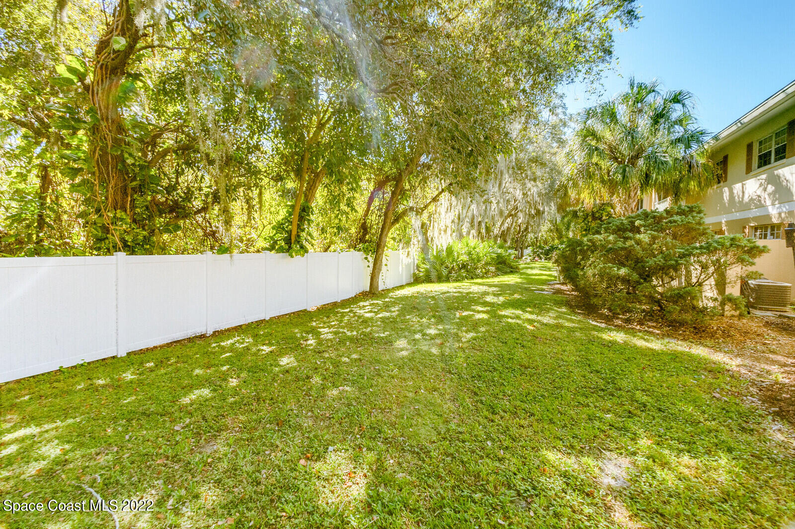 1649 NE Sunny Brook Lane NE, 106