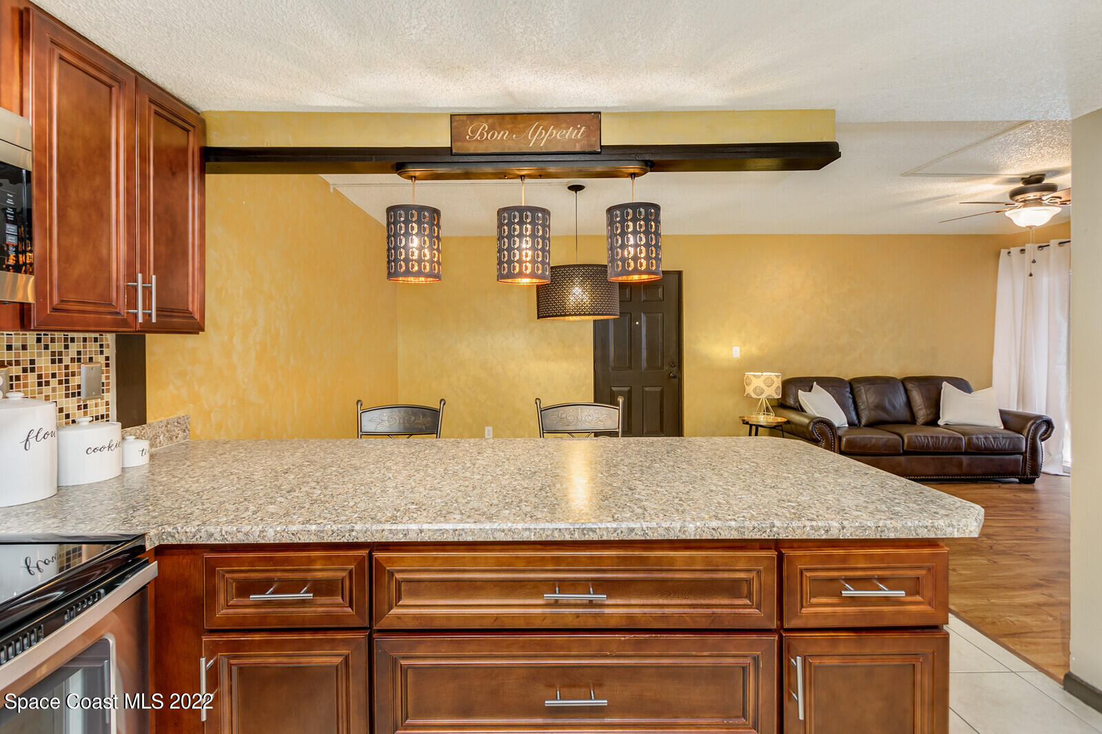 1649 NE Sunny Brook Lane NE, 106