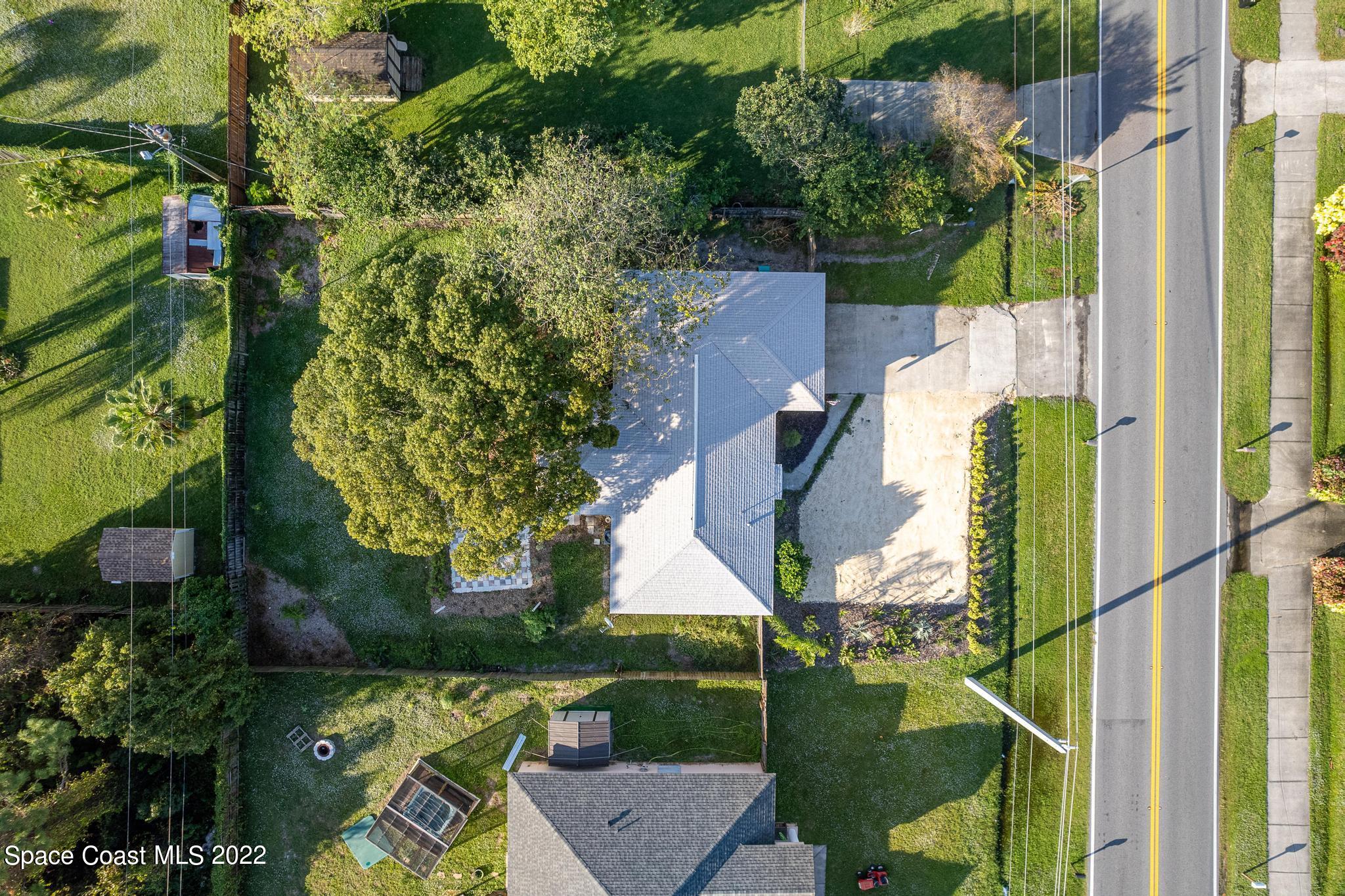 1050 Eldron Boulevard SE