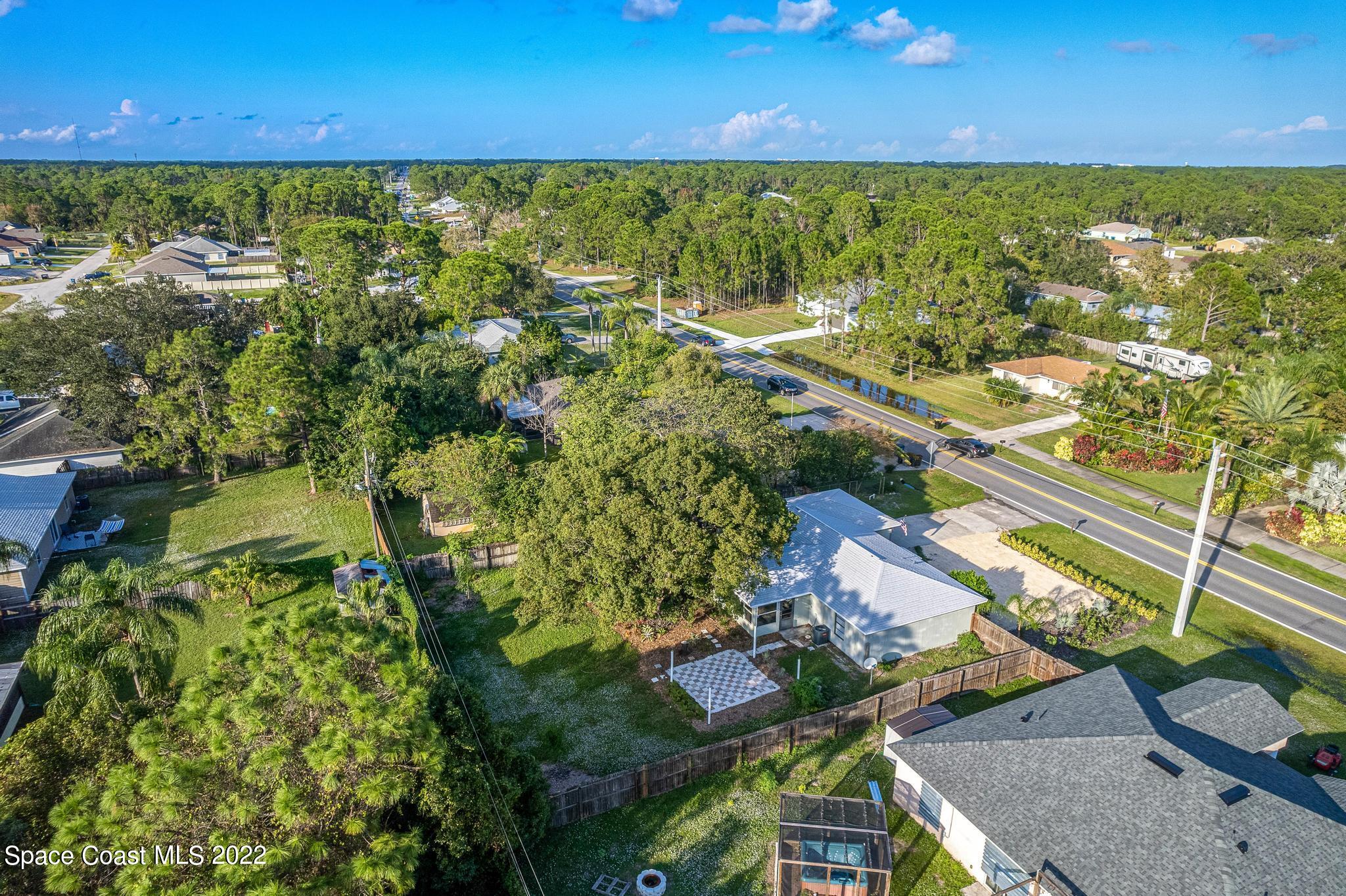 1050 Eldron Boulevard SE