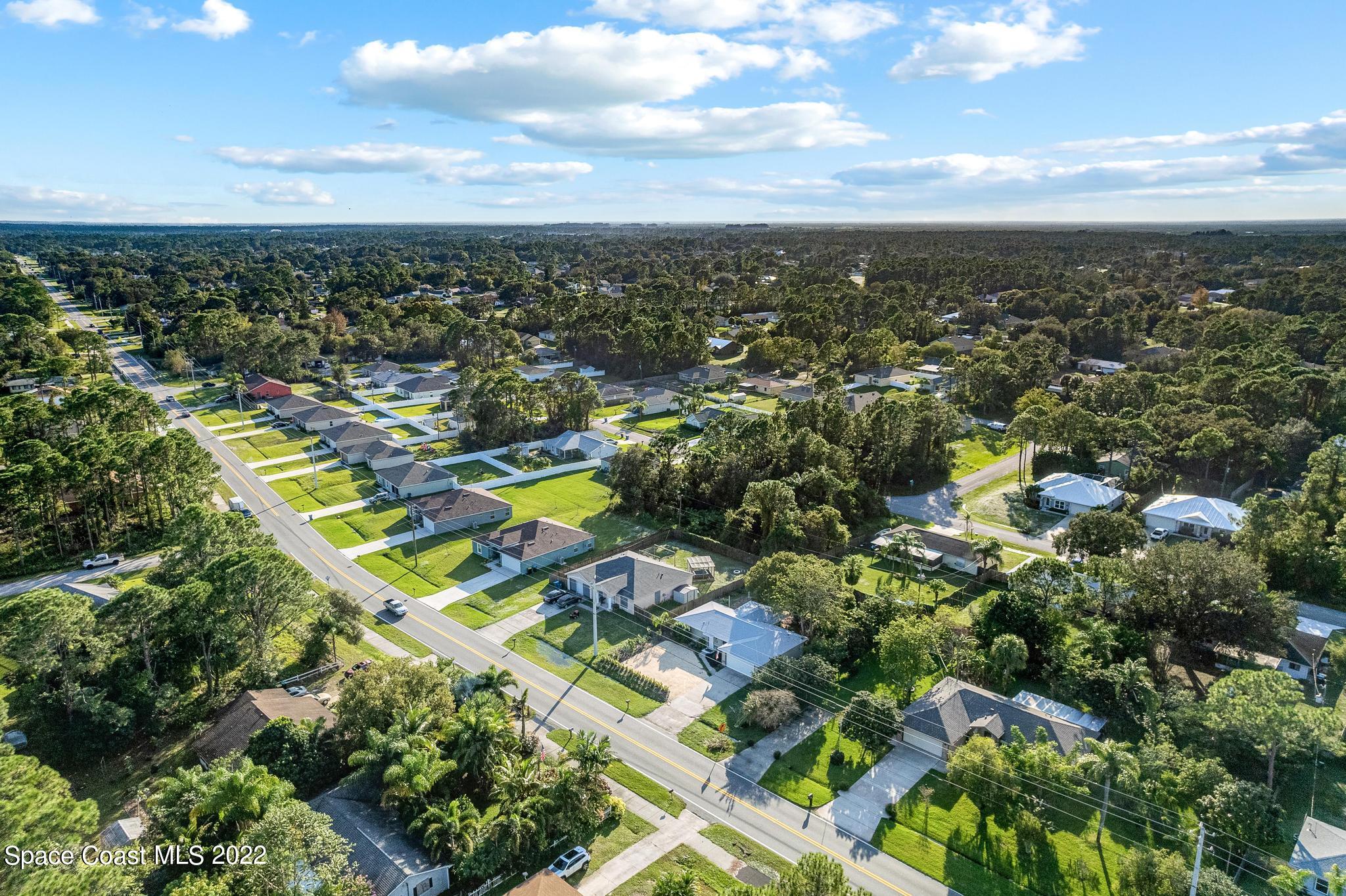 1050 Eldron Boulevard SE