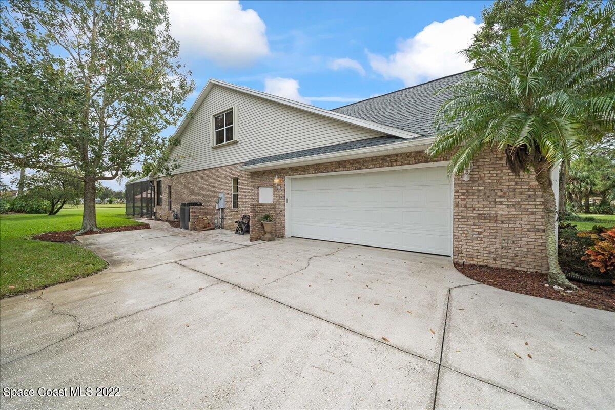 213 Brightwater Drive SE