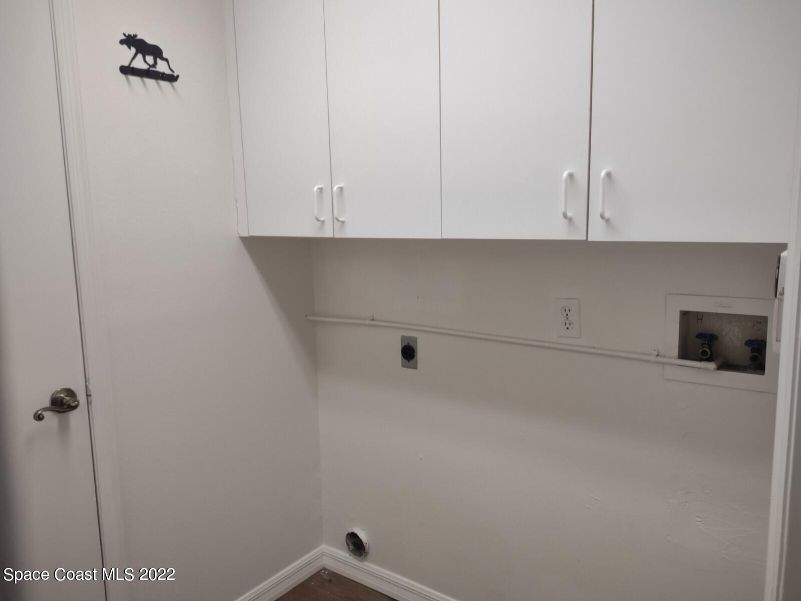 1792 Ladderback Court