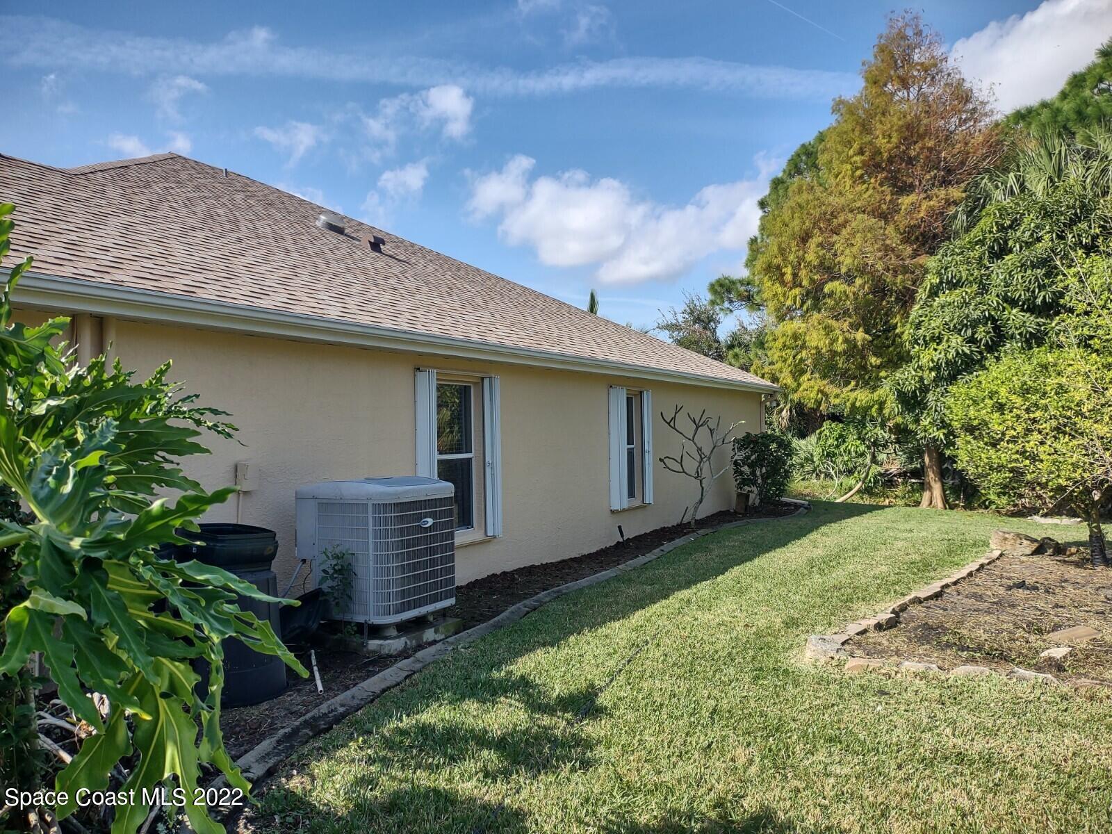 1792 Ladderback Court