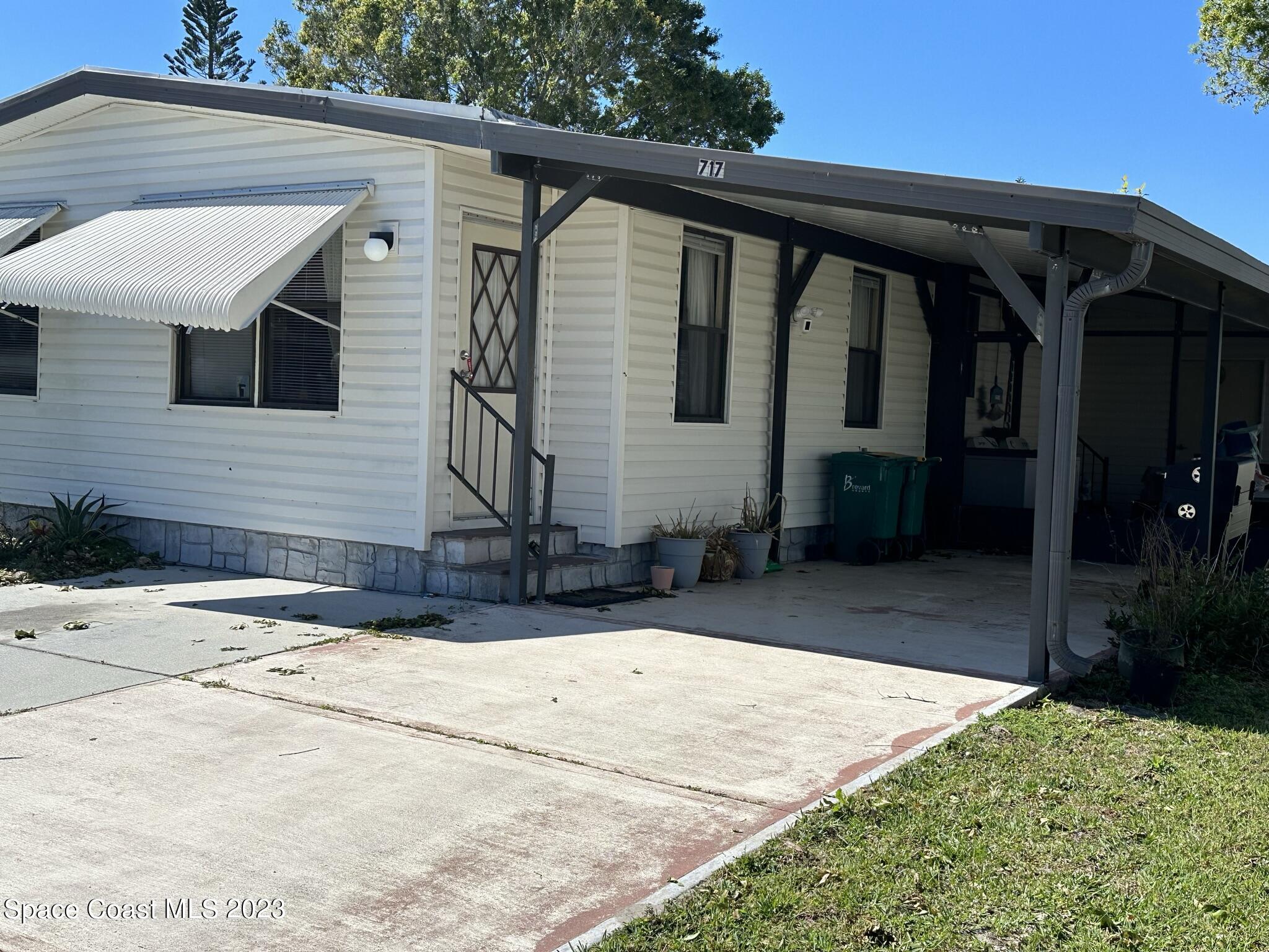 717 Periwinkle Circle