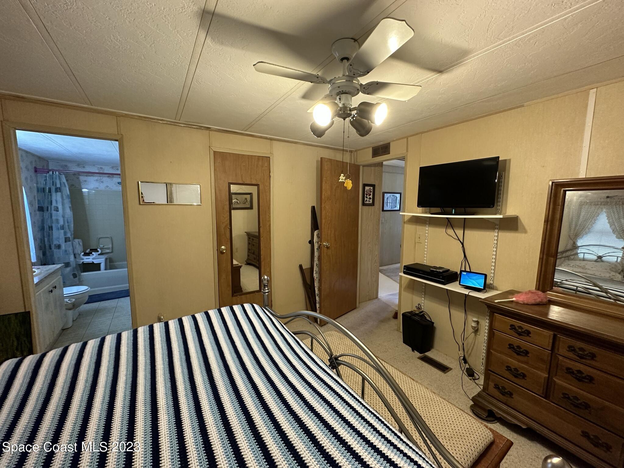 717 Periwinkle Circle