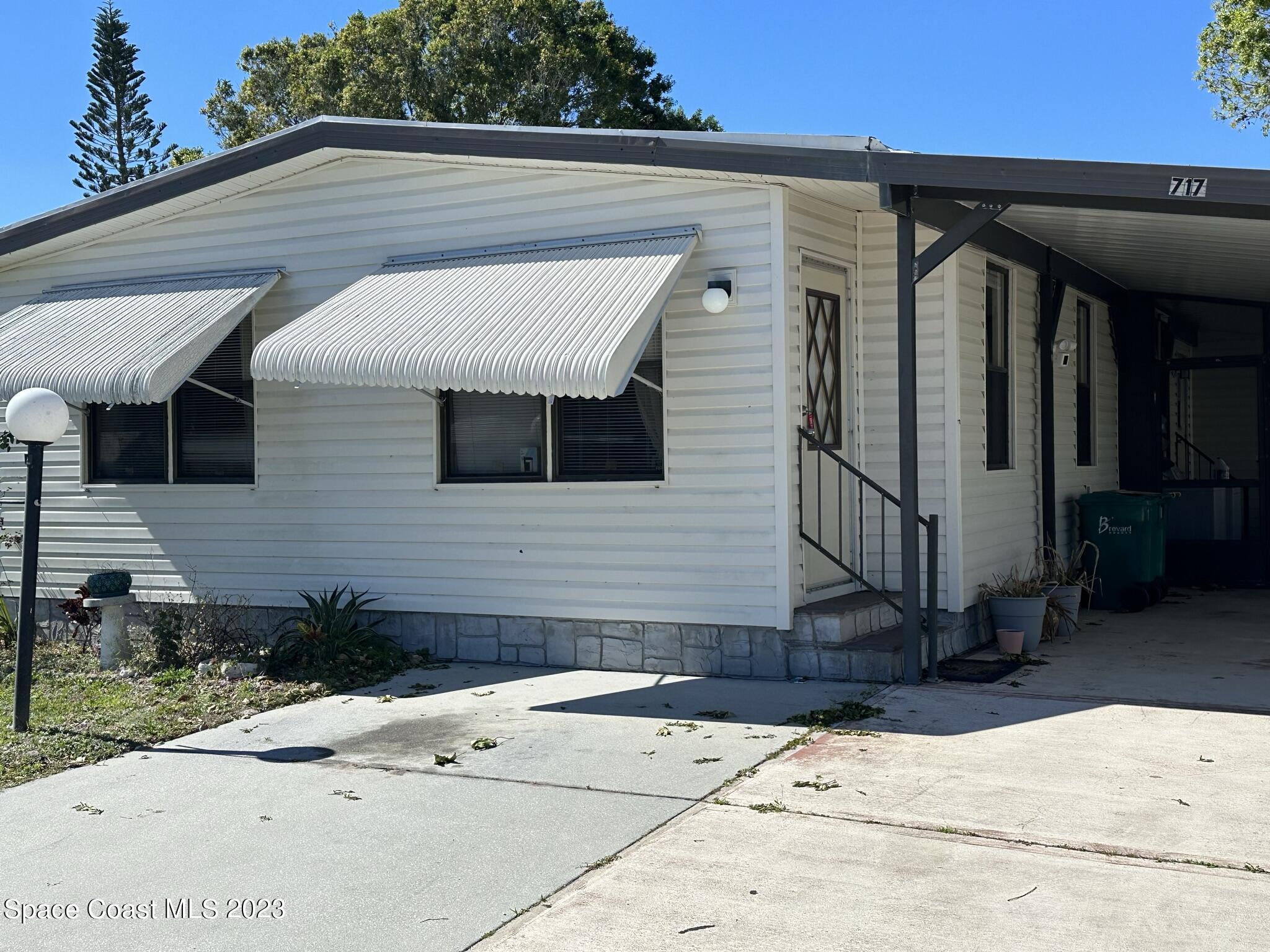 717 Periwinkle Circle