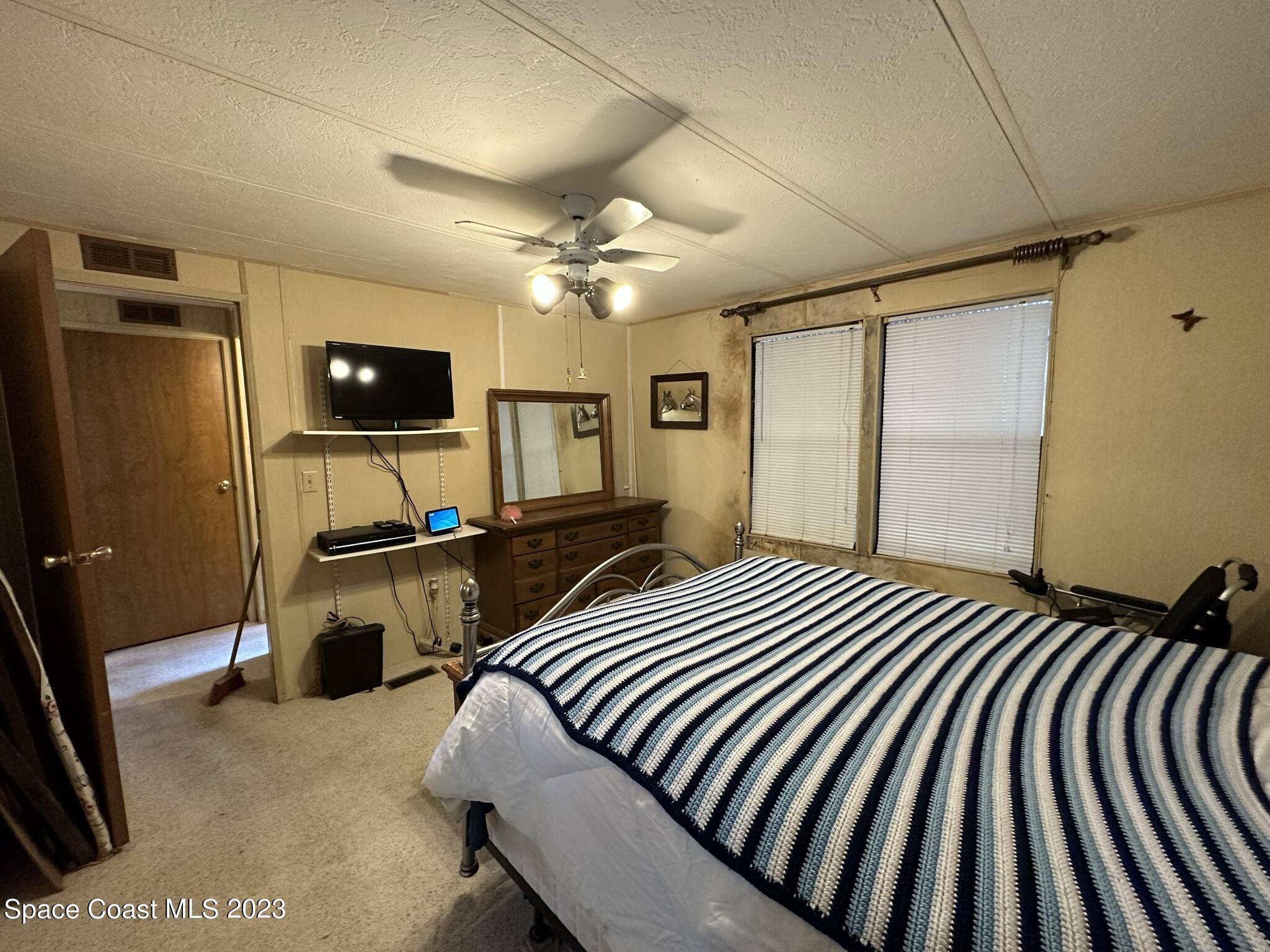 717 Periwinkle Circle