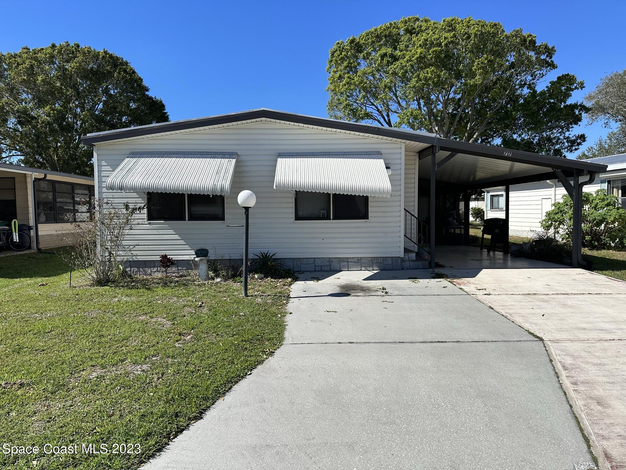 717 Periwinkle Circle