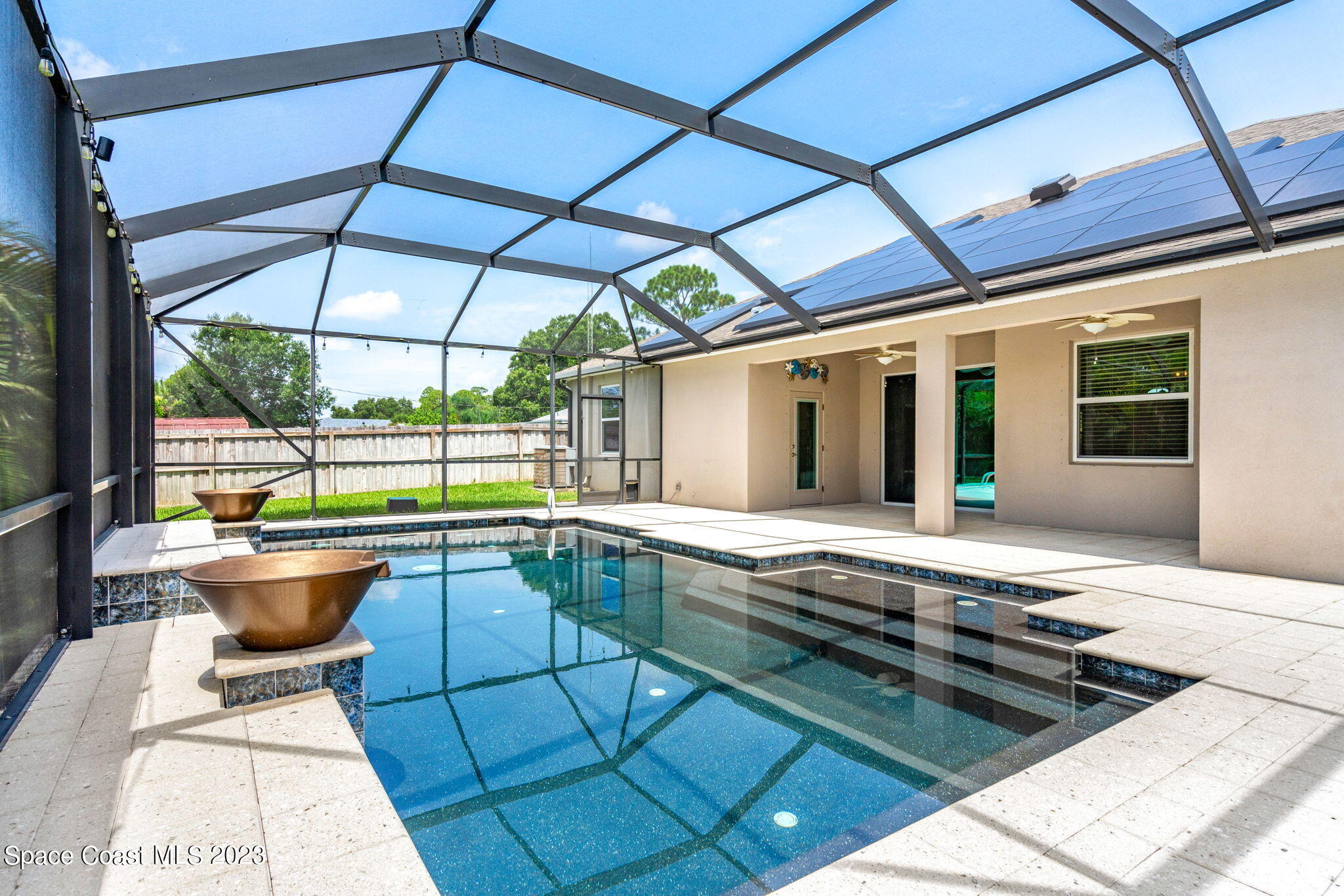 980 Hosbine Street SE