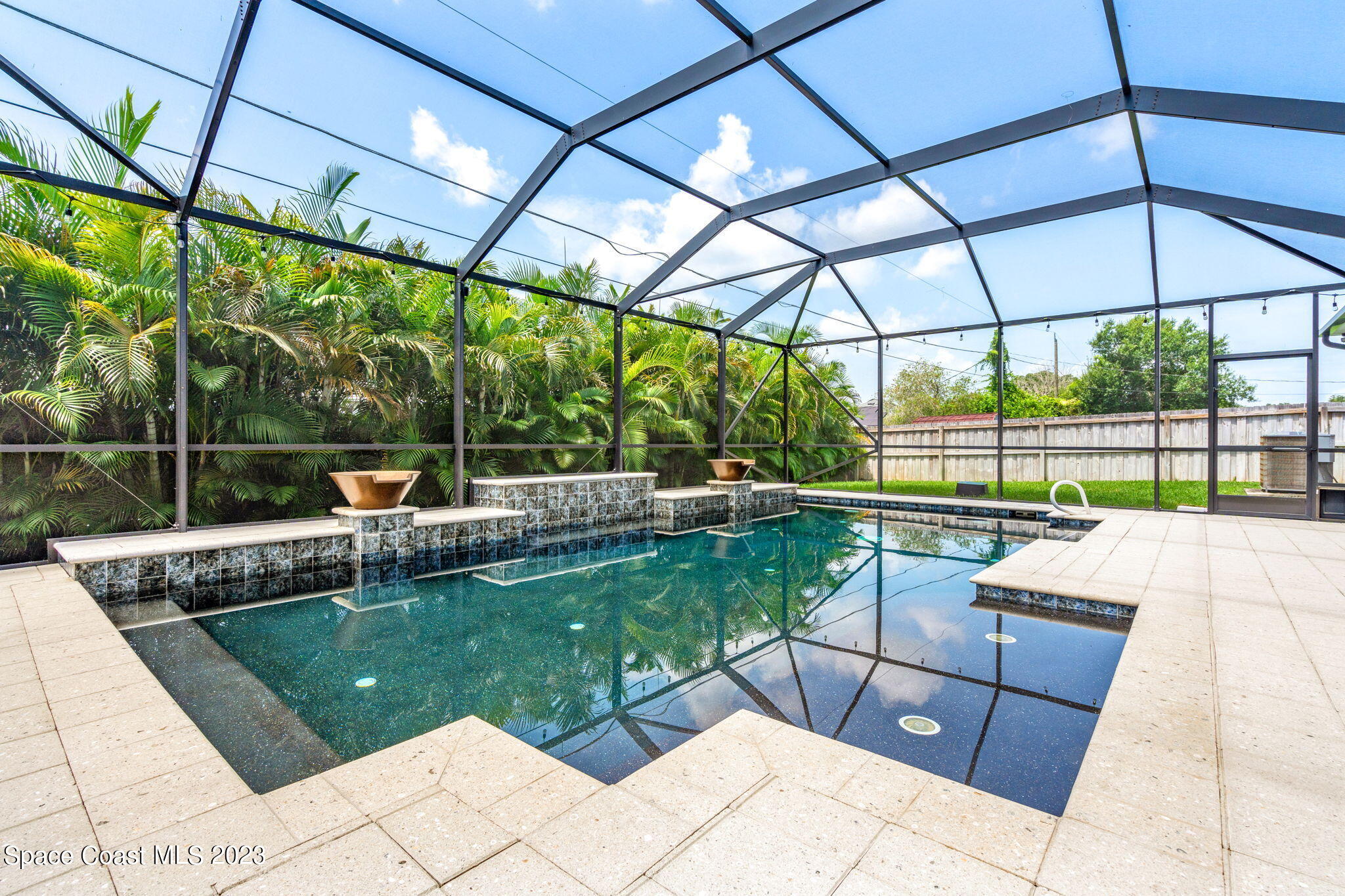 980 Hosbine Street SE