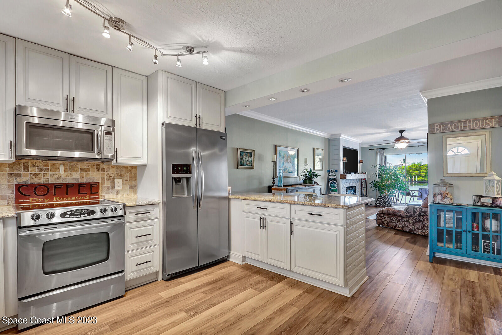 200 N El Mar Drive, 102