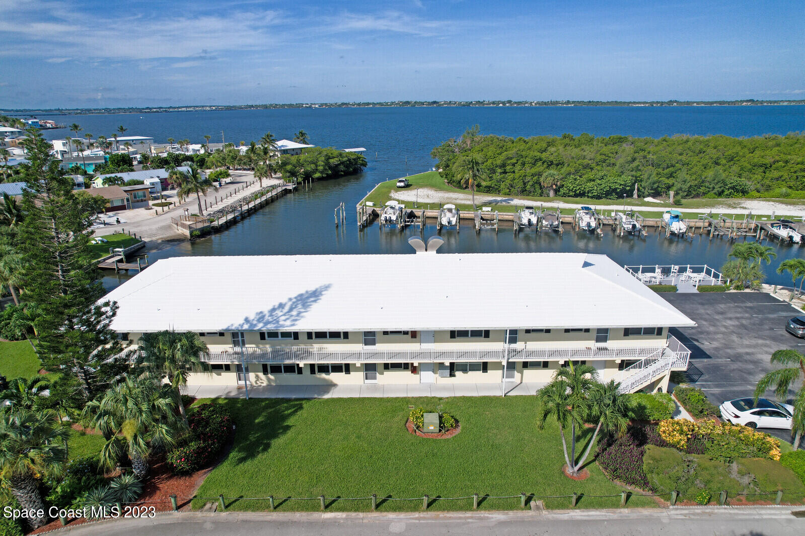 200 N El Mar Drive, 102