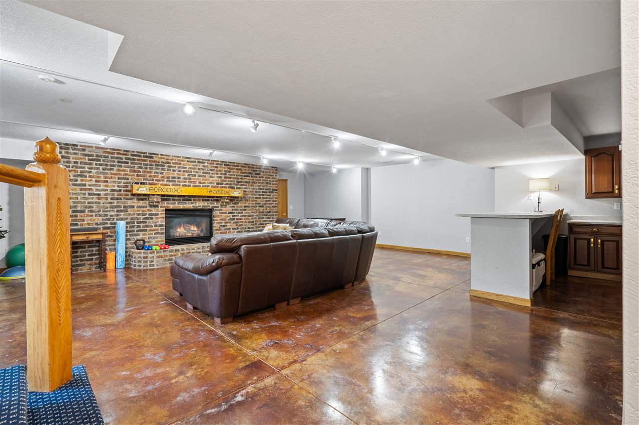 2075 Cottage Glen Rd SE