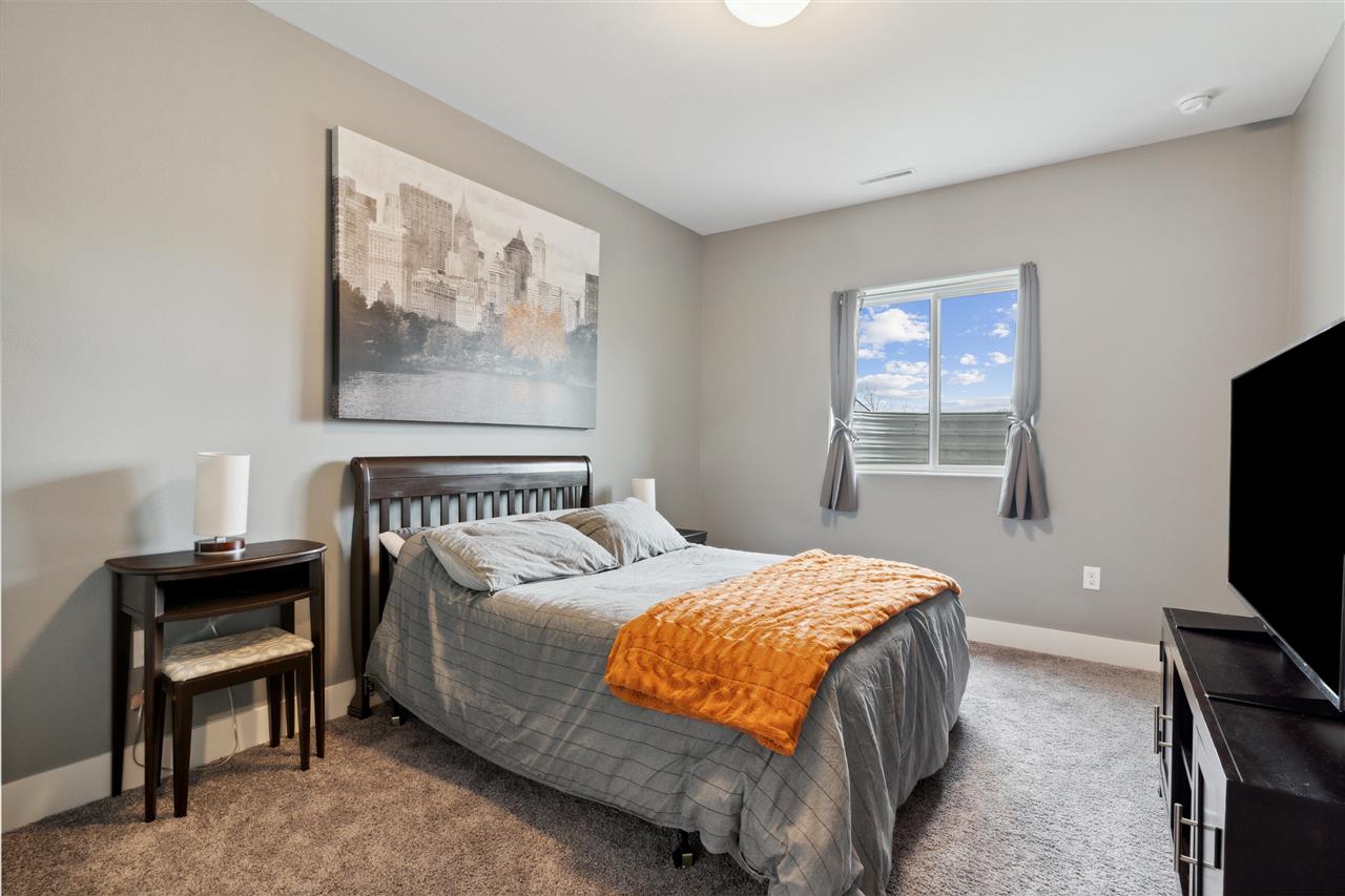 1002 Thomas Circle