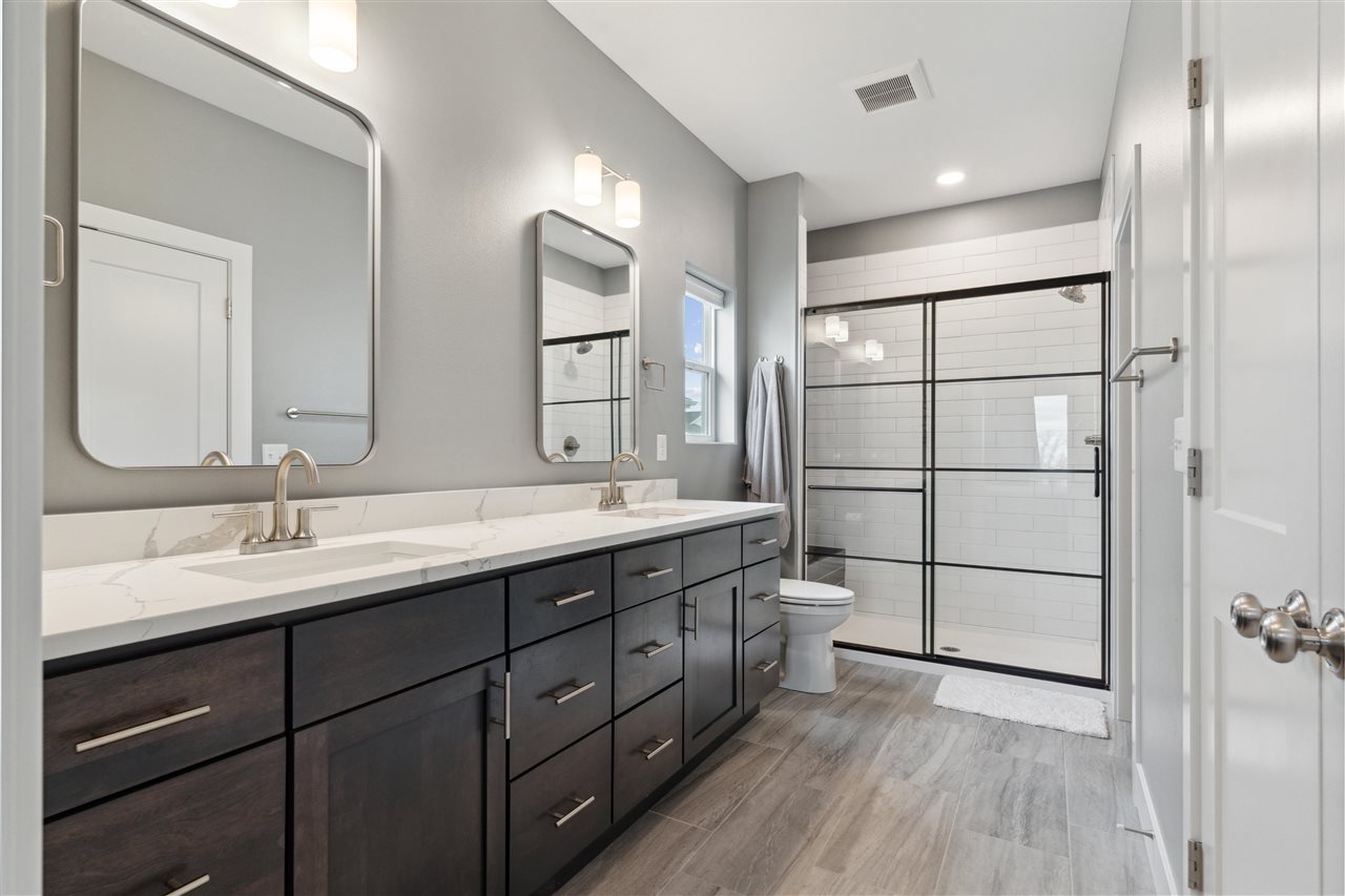 1002 Thomas Circle