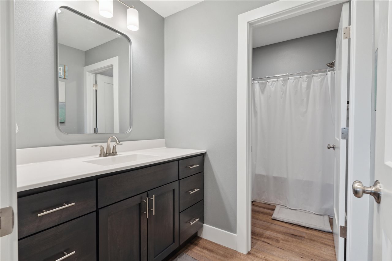 1002 Thomas Circle