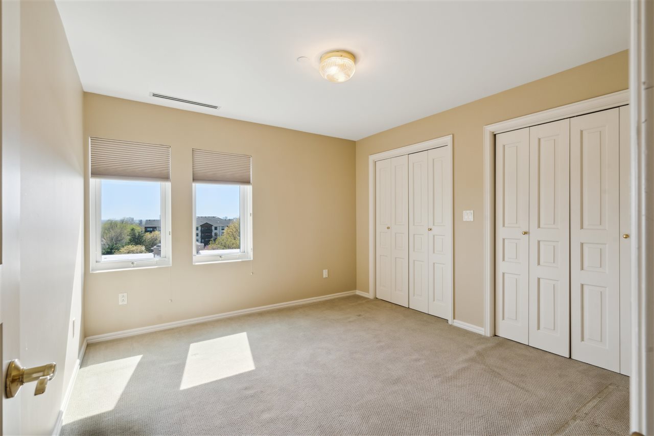 111 Cottage Grove Ave SE Unit: 402