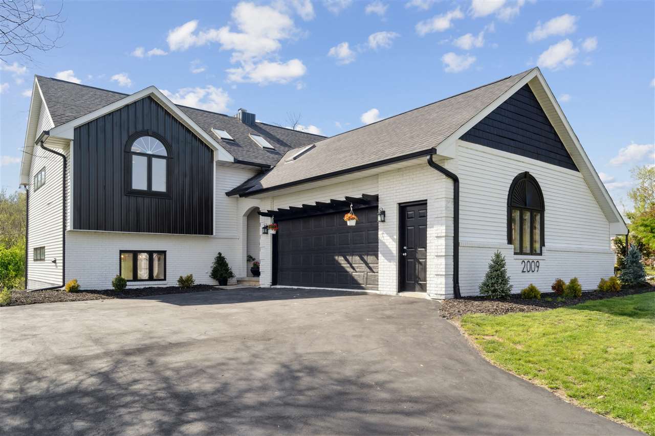 2009 Memorial Dr. SE