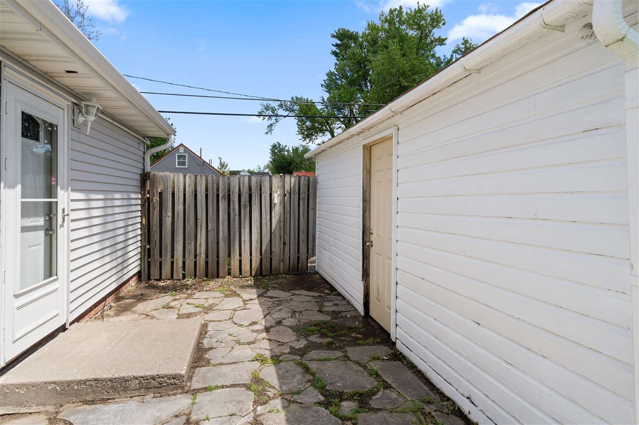 1101 32nd St NE