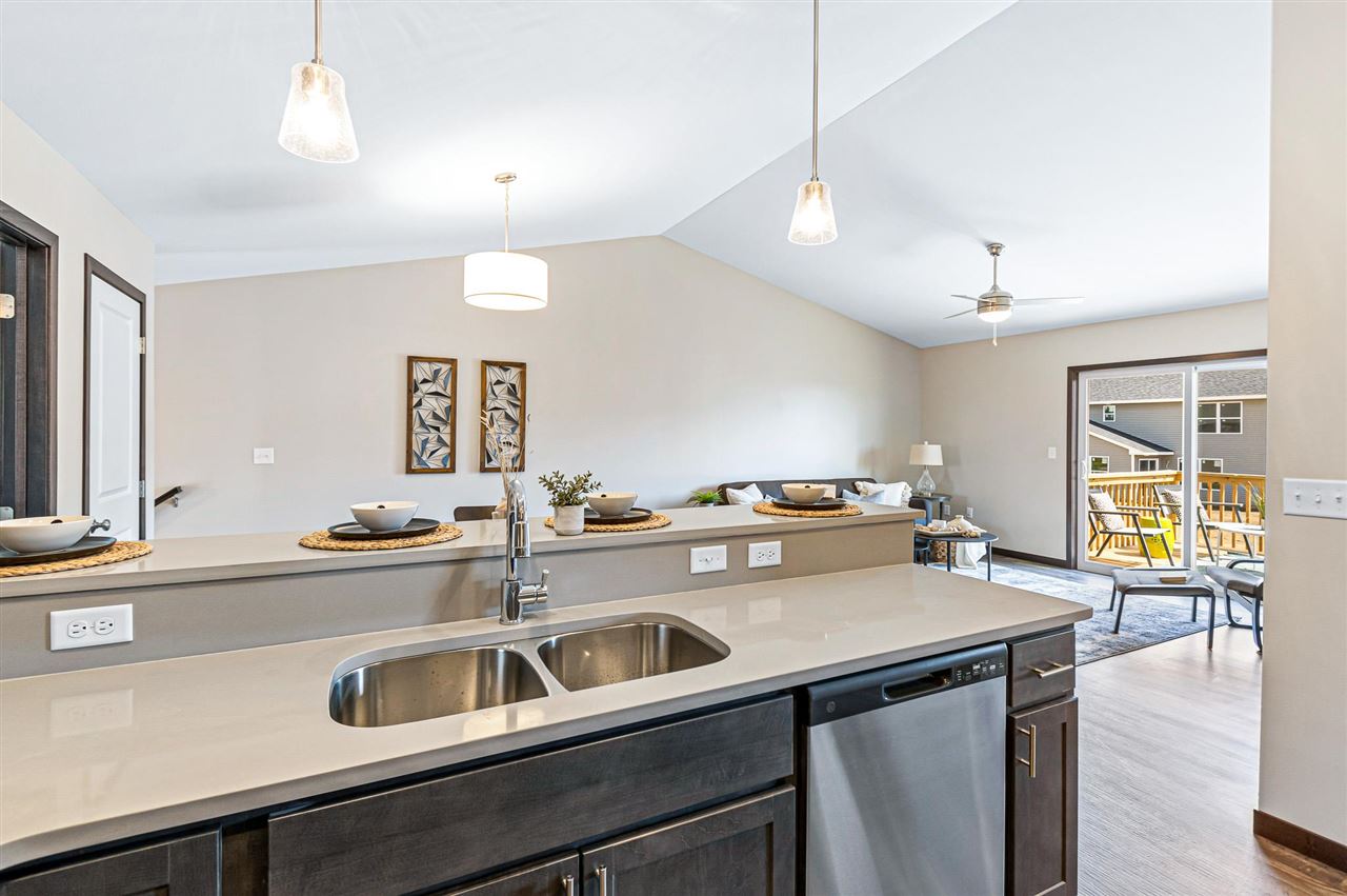321-517 Chloe Dr