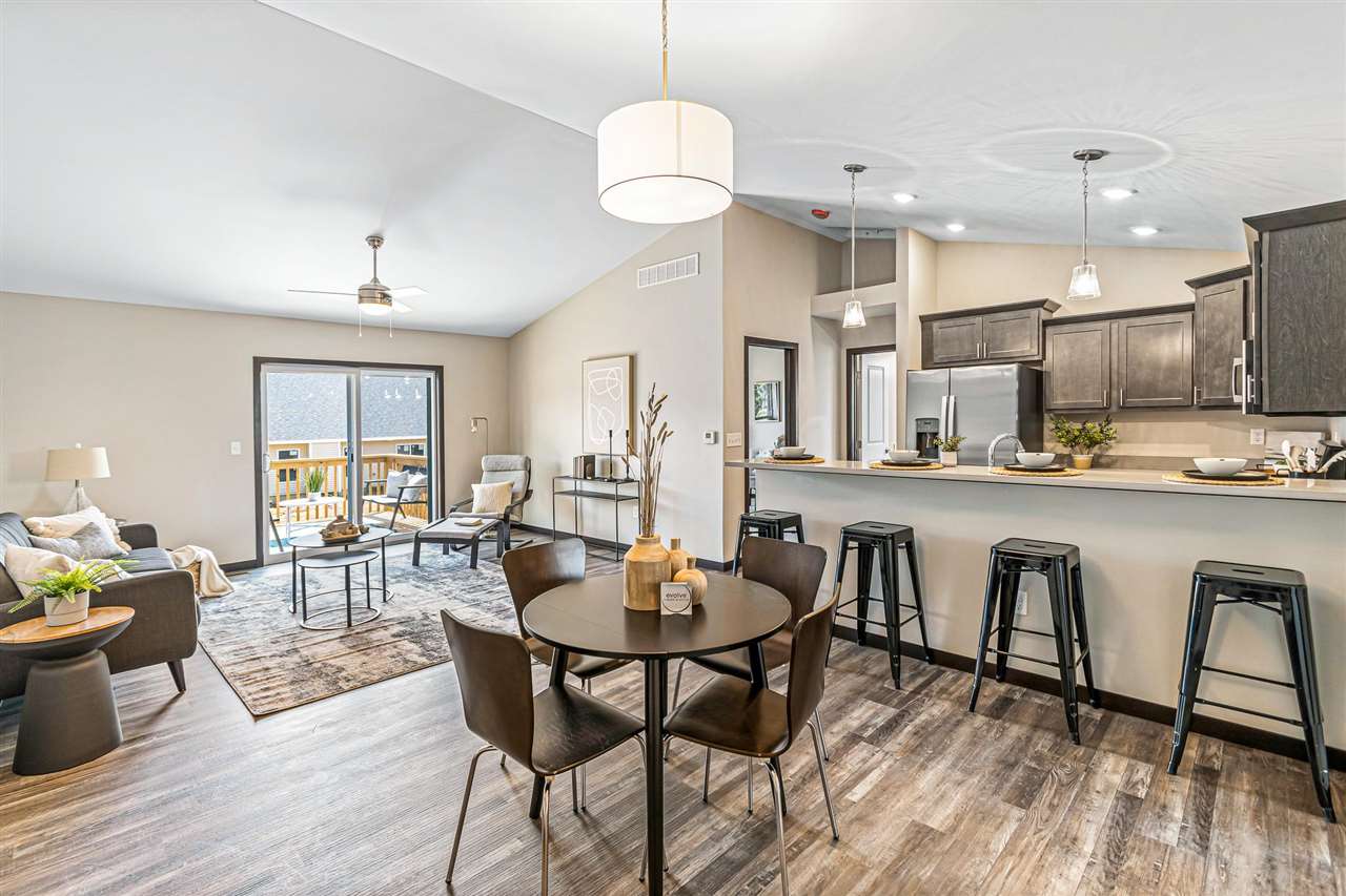 321-517 Chloe Dr