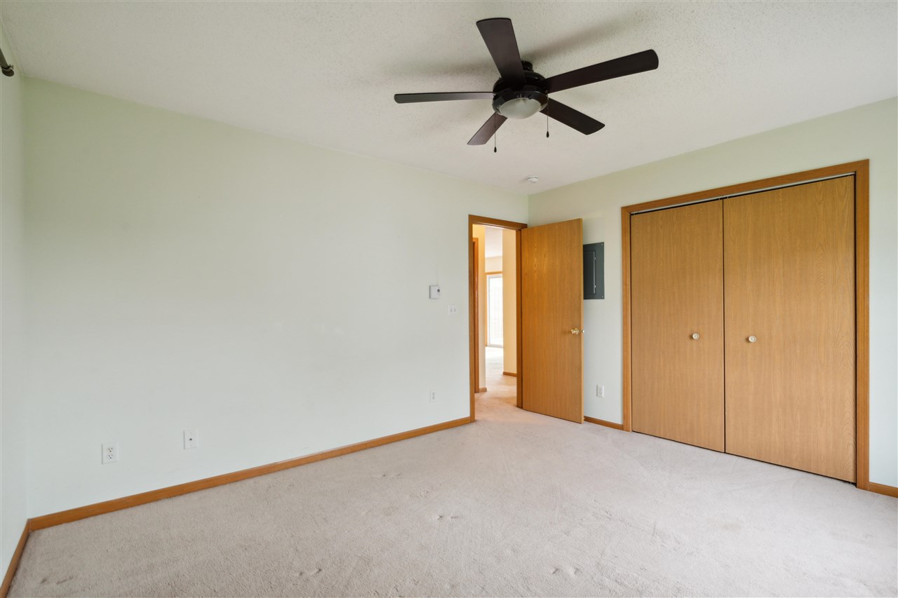 542 Iris Ave