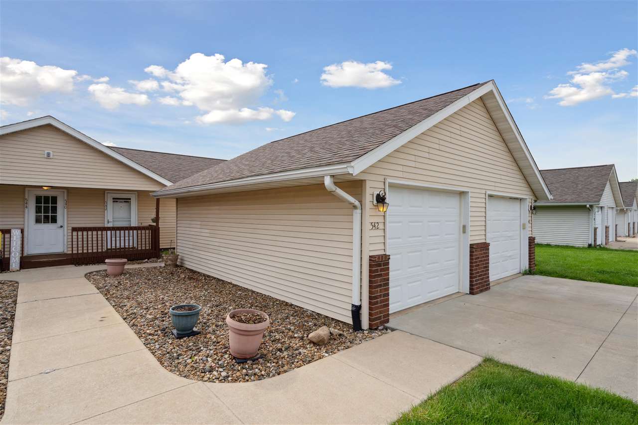 542 Iris Ave