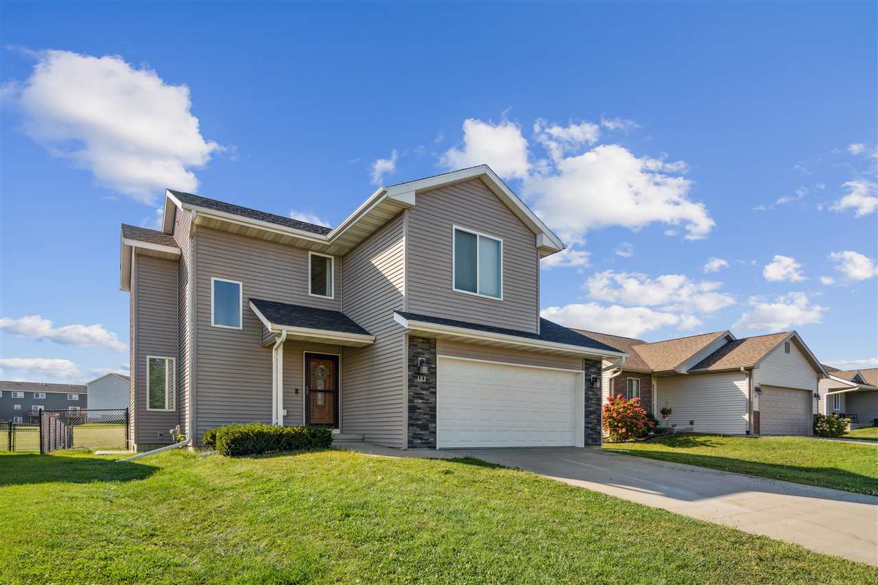 183 Woodstone Ln SW