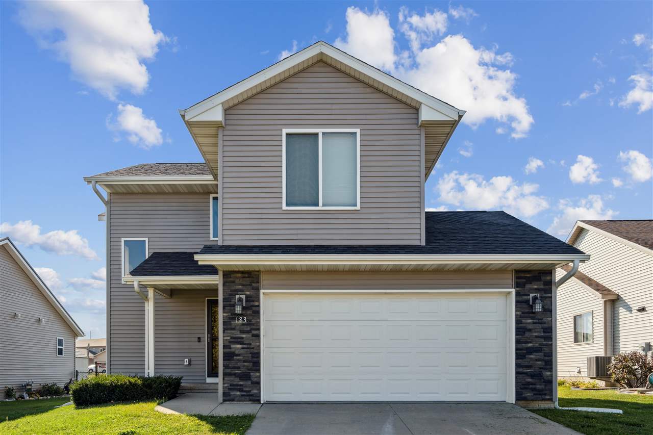 183 Woodstone Ln SW