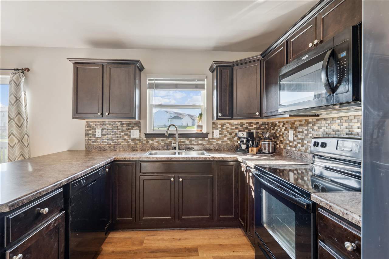 183 Woodstone Ln SW