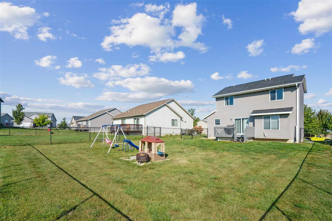 183 Woodstone Ln SW