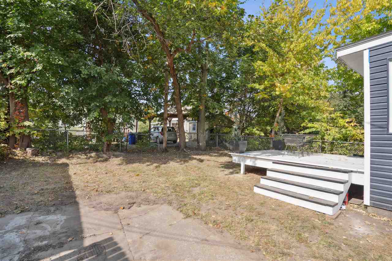 825 18th Street SE
