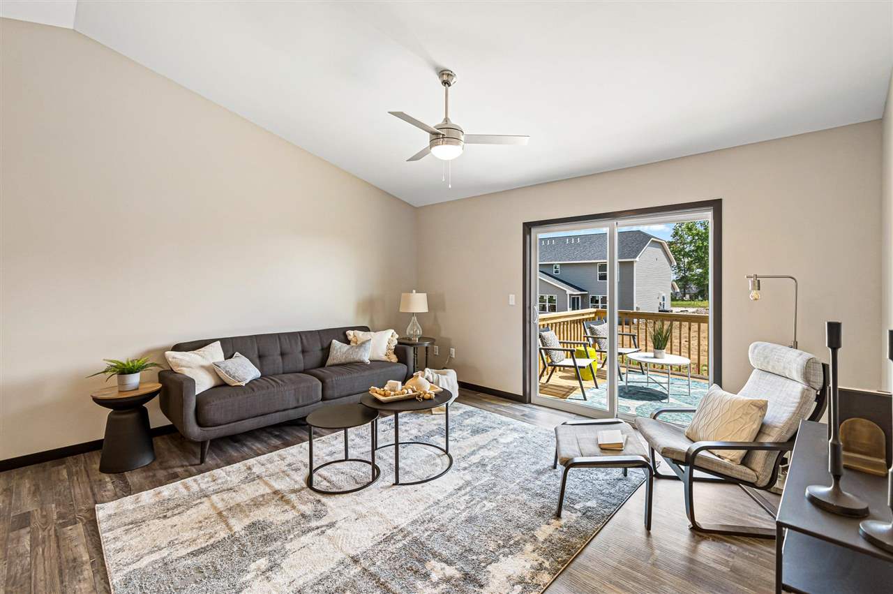 317-503 Chloe Dr