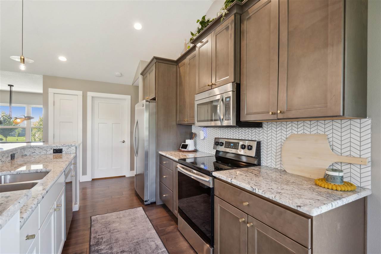 2113 Red Rock Dr. SW