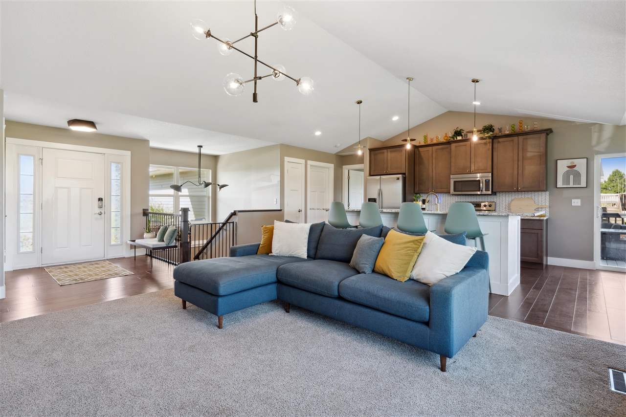 2113 Red Rock Dr. SW