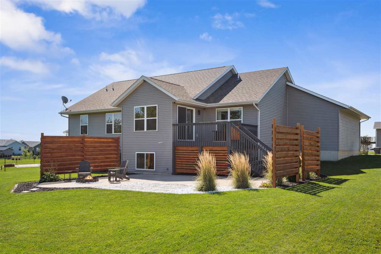 2113 Red Rock Dr. SW