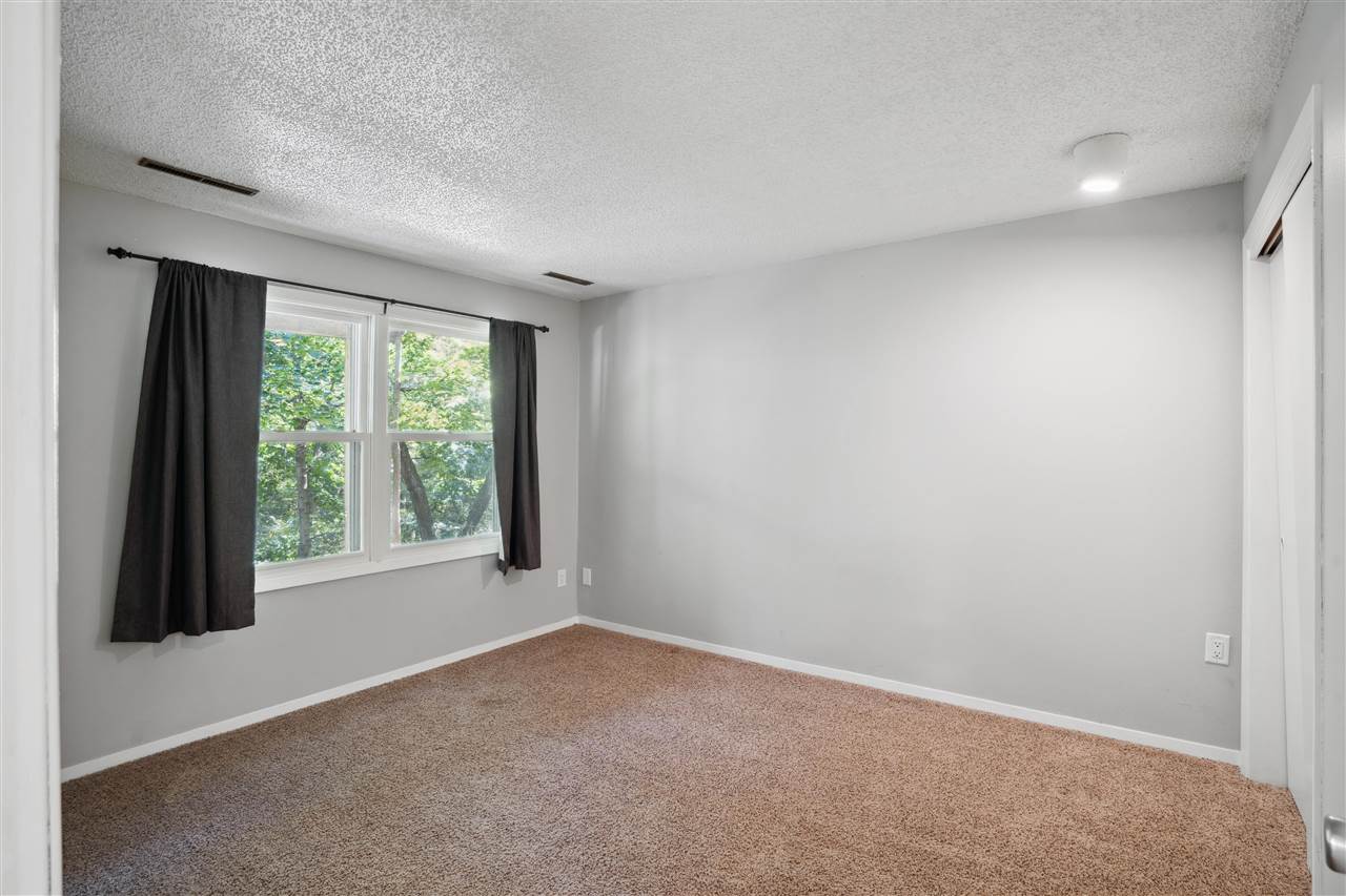 1487 Valley View Drive