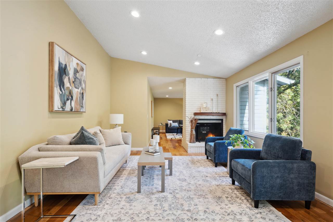 1487 Valley View Drive