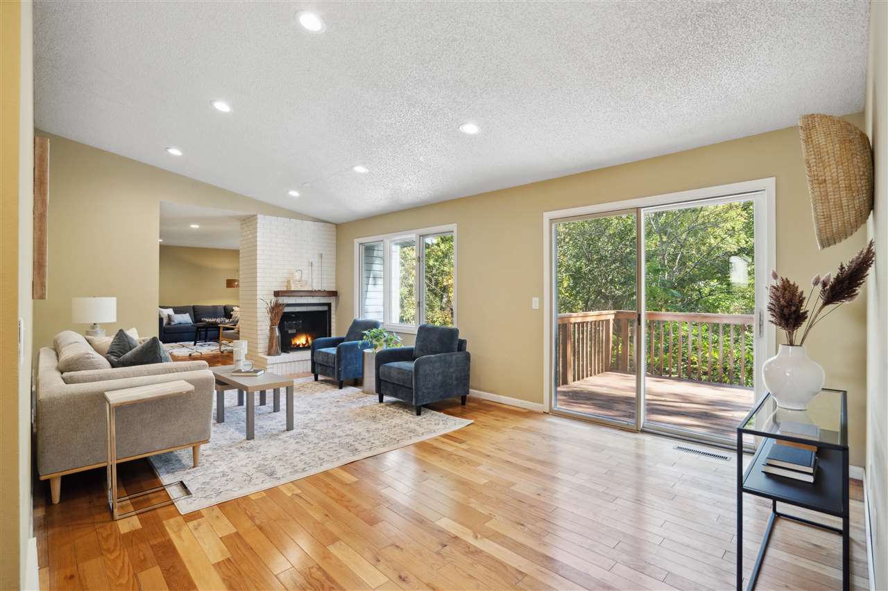 1487 Valley View Drive