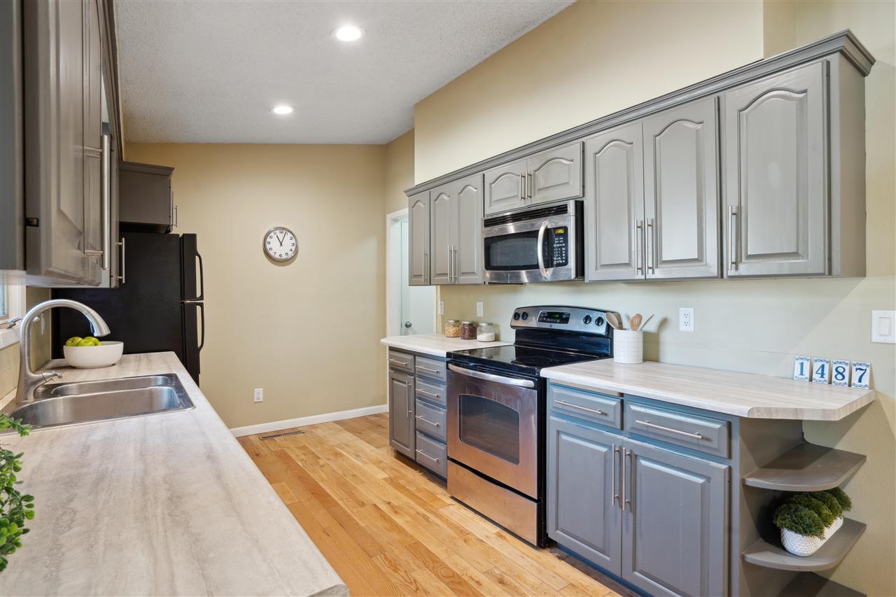1487 Valley View Drive