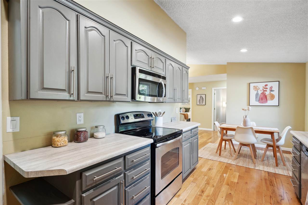 1487 Valley View Drive