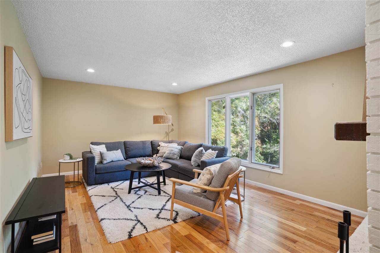 1487 Valley View Drive
