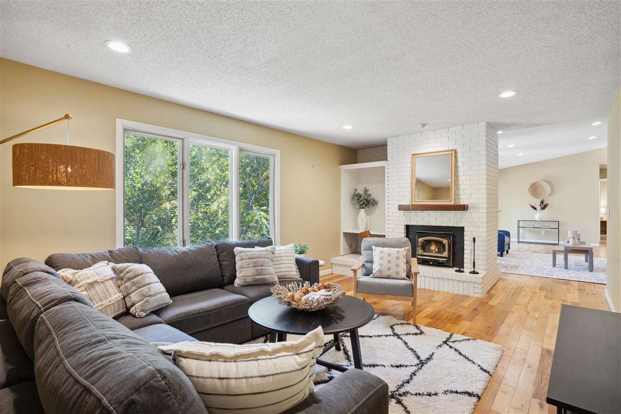 1487 Valley View Drive