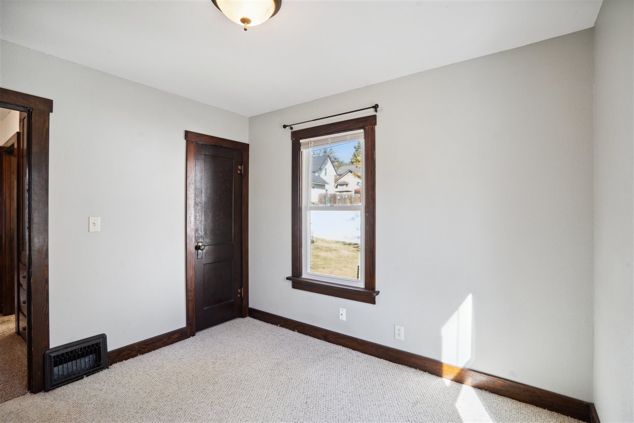 304 E 5th Street